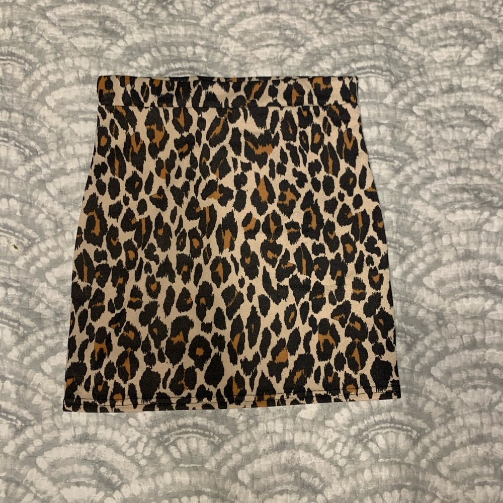 Boohoo leopard print skirt
